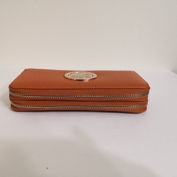 Michael Kors Wristlet Wallet Double Zip Around Continental 8"Lx4.25"Hx1.75"D - Picture 2 of 9